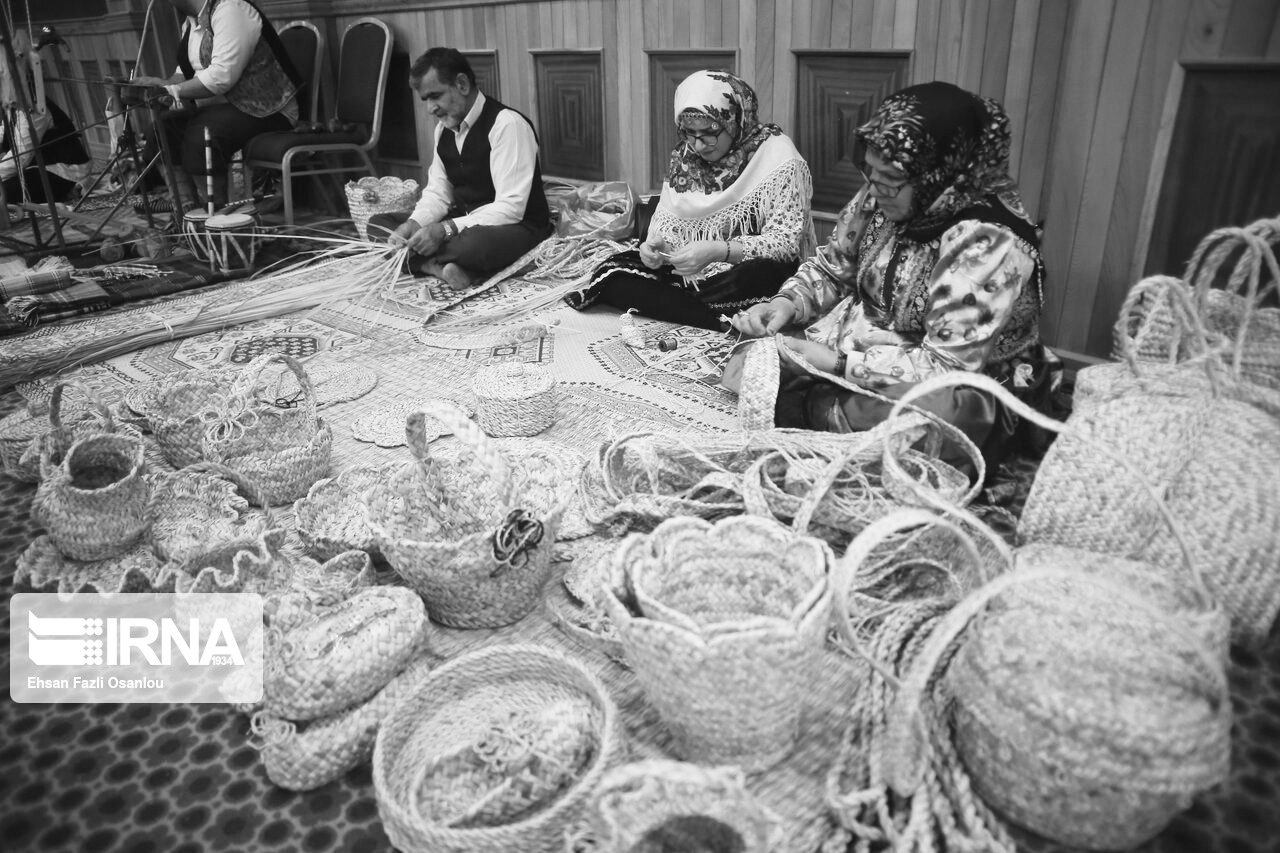 هم‌افزایی هنرمندان و مسئولان  برای رونق بازار صنایع دستی مازندران