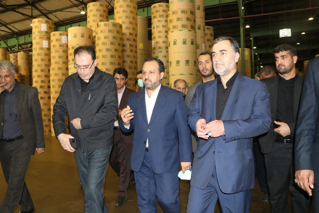 لزوم ثبات مديريت در مجموعه بزرگ چوب و كاغذ مازندران