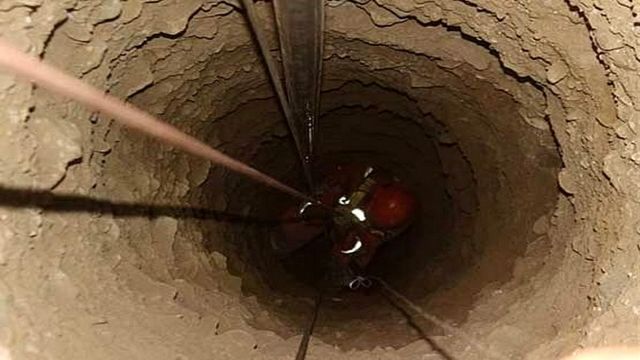 نجات یک شهروند از عمق چاه