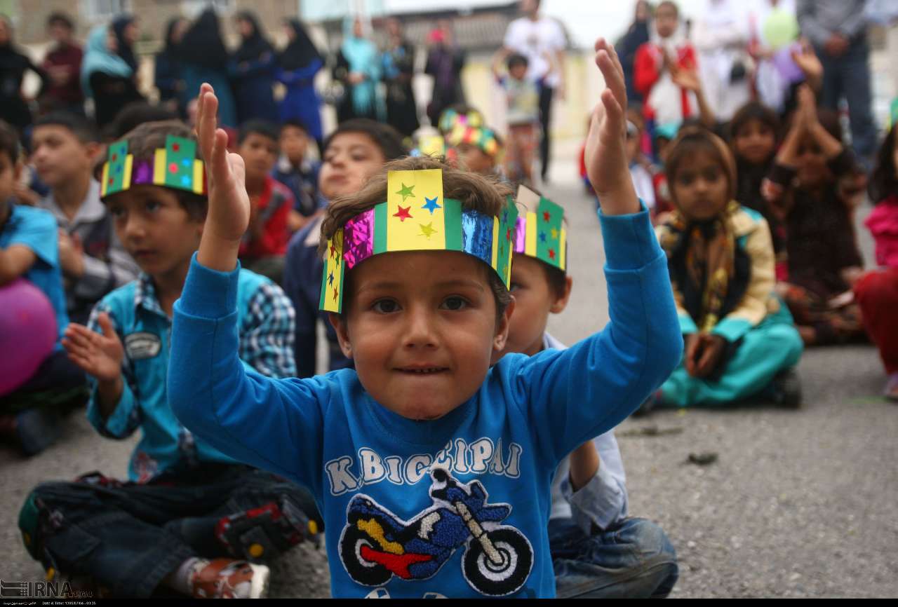 ۲۰۰ هزار مهاجر و پناهجوی افغان شرایط تحصیل در مدارس ایران را دارند