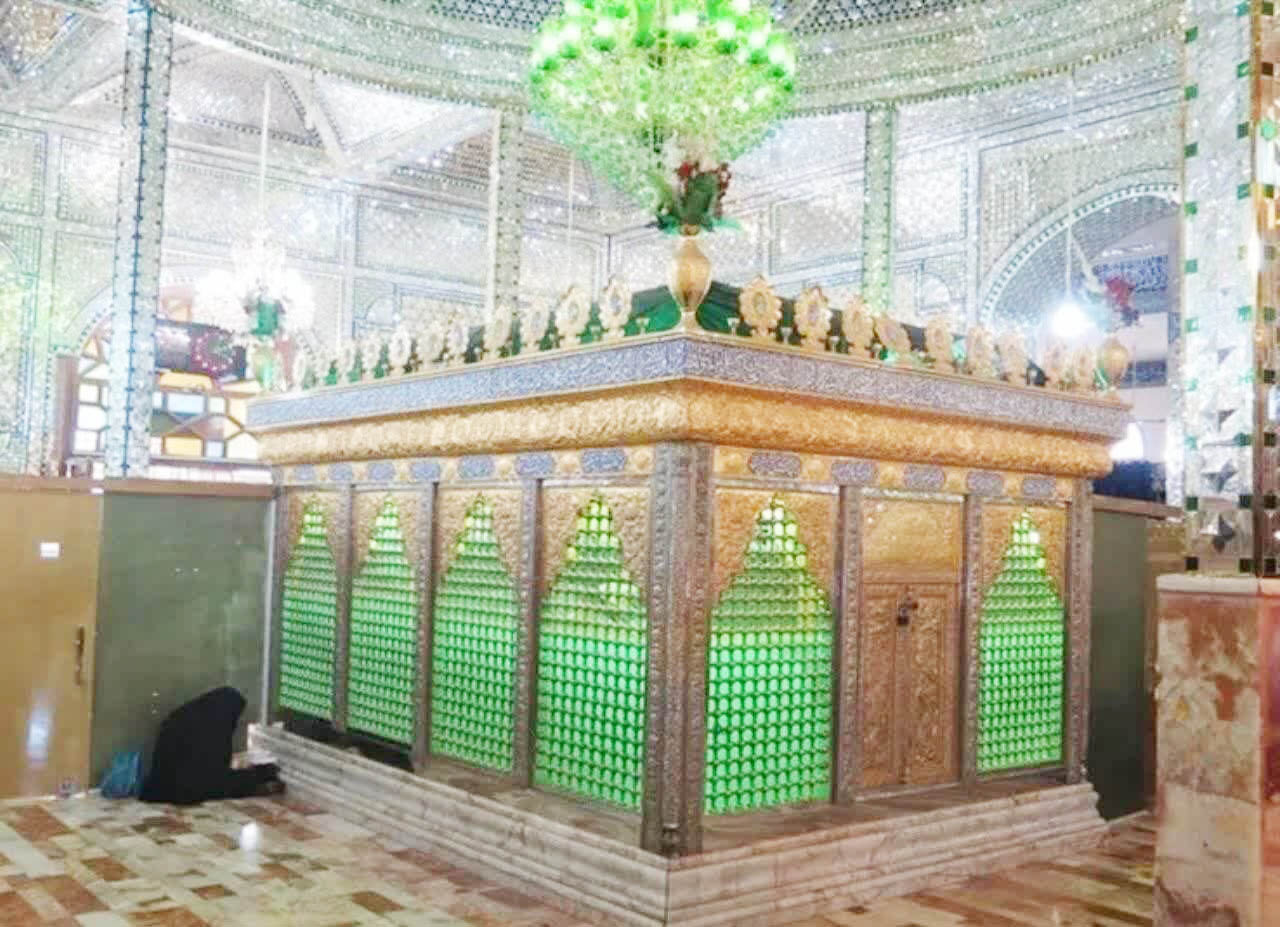 خواهر امام رشت، مشهد گیلانی‌ها