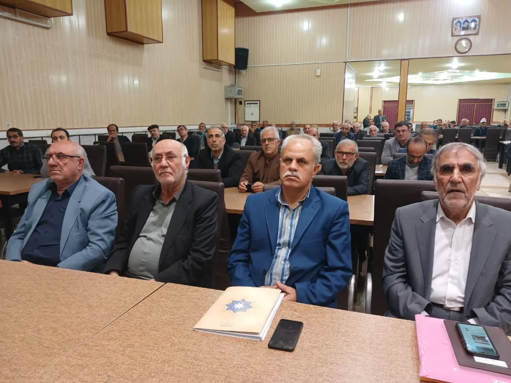 تشکّلی به درازای عمر انقلاب