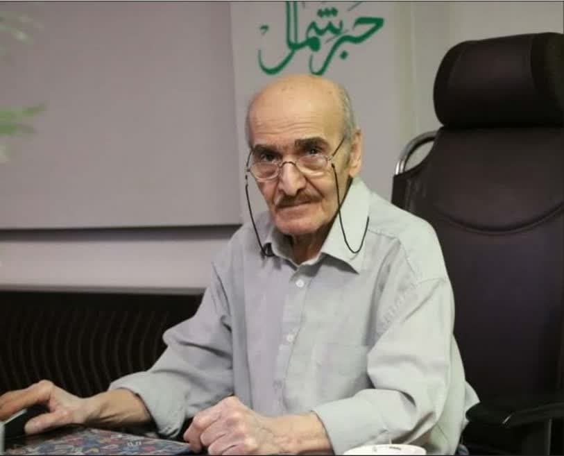 مردی که کم‌خطا و خواندنی بود