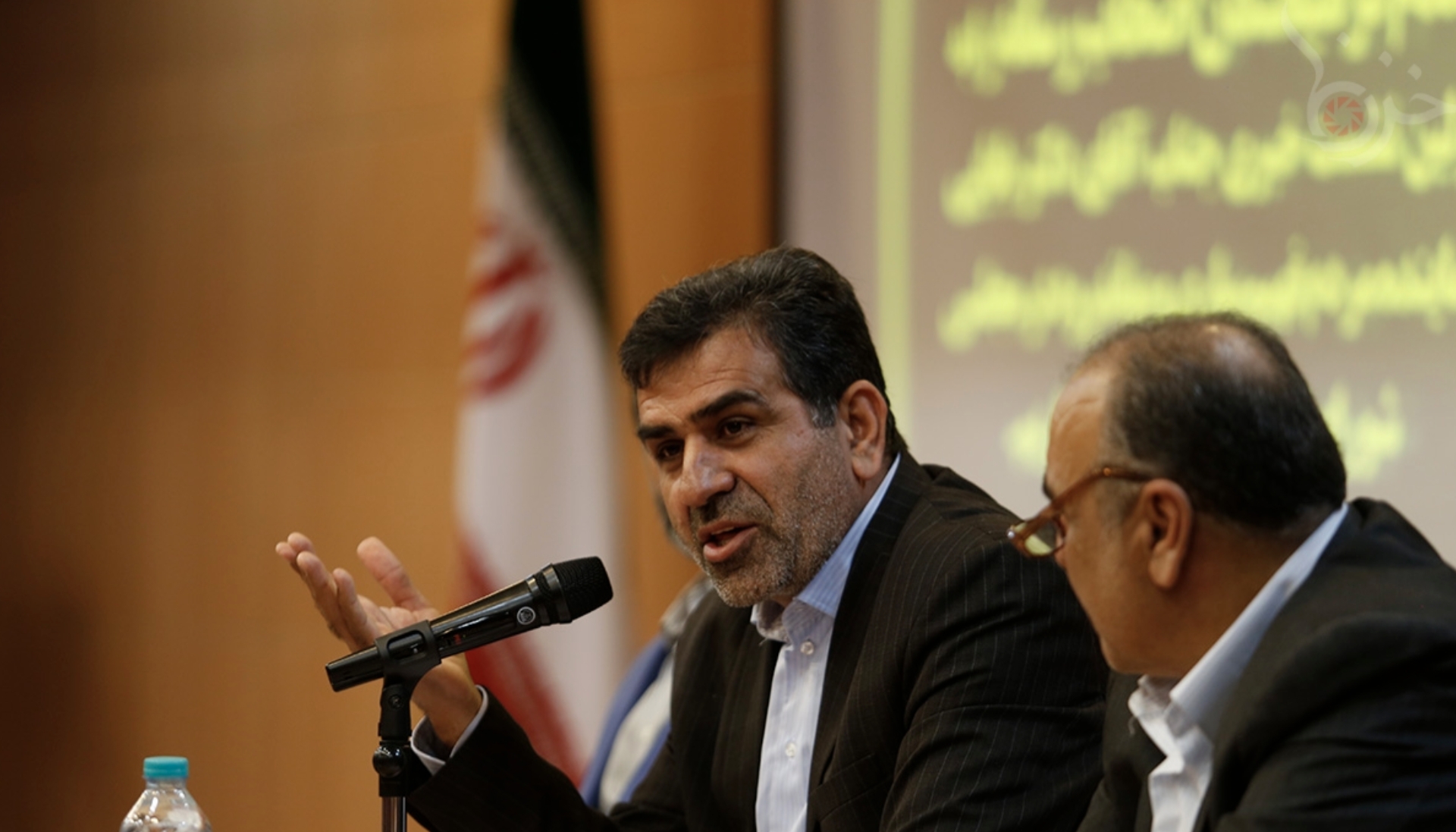 دخالت بیش از حد دولت در تعیین دستمزد کارگران